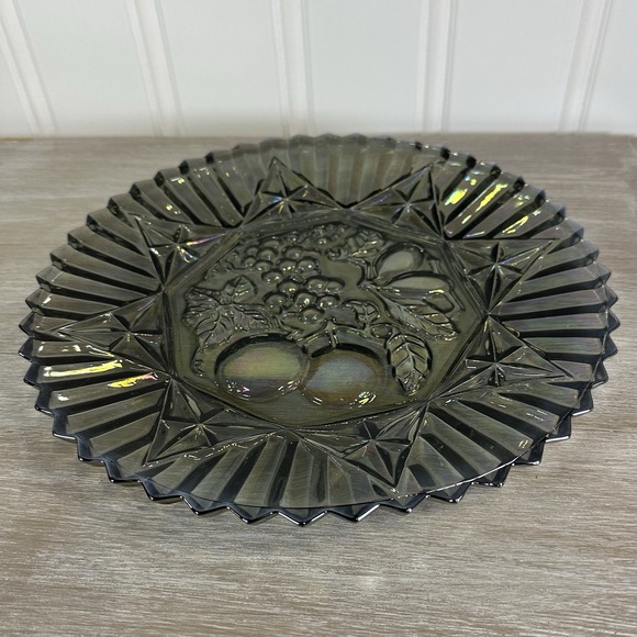 Vintage Indiana Glass Harvest Grape Carnival Glass Plate - Picture 2 of 4